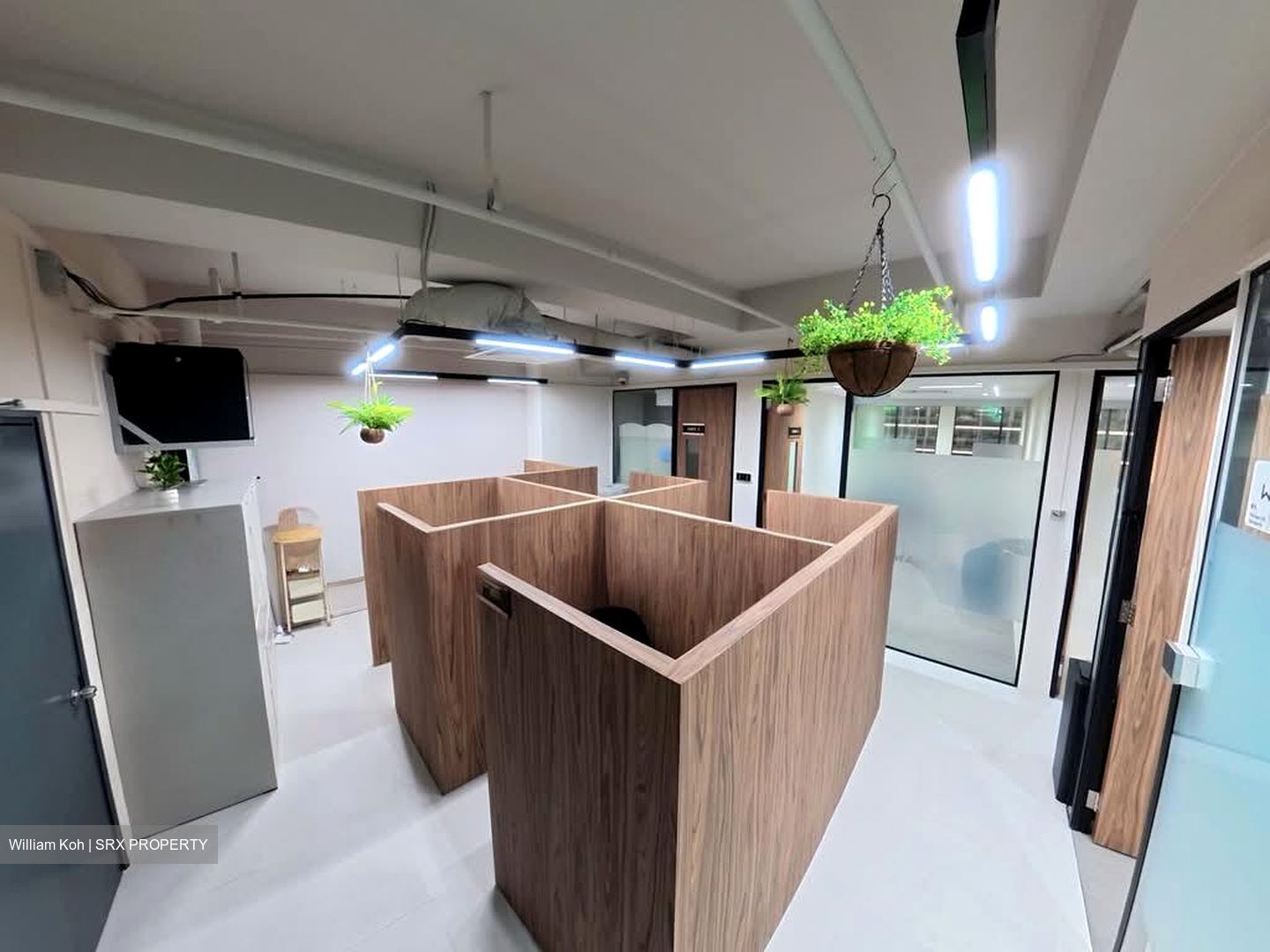 International Plaza (D2), Office #554784921